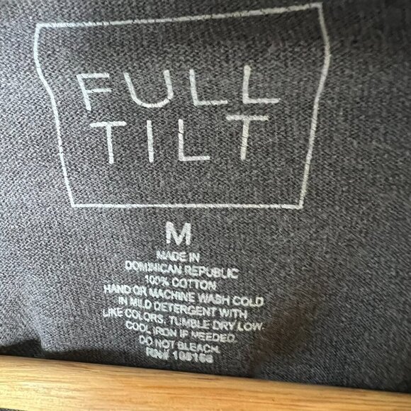 Full Tilt T Shirt Womens SZ Medium Dark Gray Nashville Tennessee Guitar Cropped - Picture 2 of 11